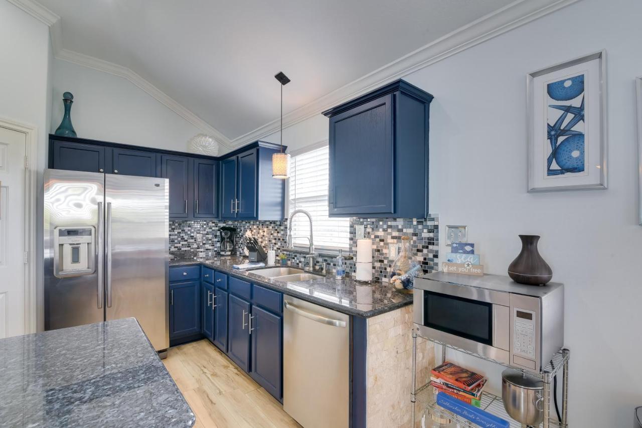 Galveston Escape With Entertainment Patio And Deck! Villa ภายนอก รูปภาพ