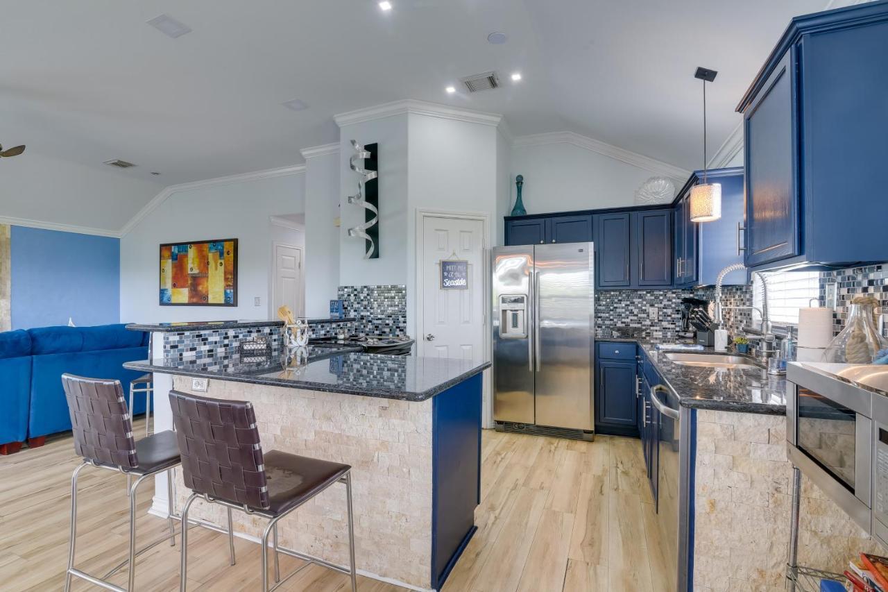 Galveston Escape With Entertainment Patio And Deck! Villa ภายนอก รูปภาพ