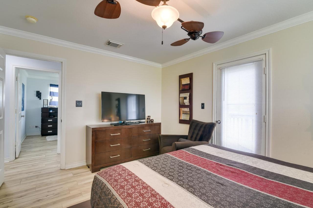 Galveston Escape With Entertainment Patio And Deck! Villa ภายนอก รูปภาพ