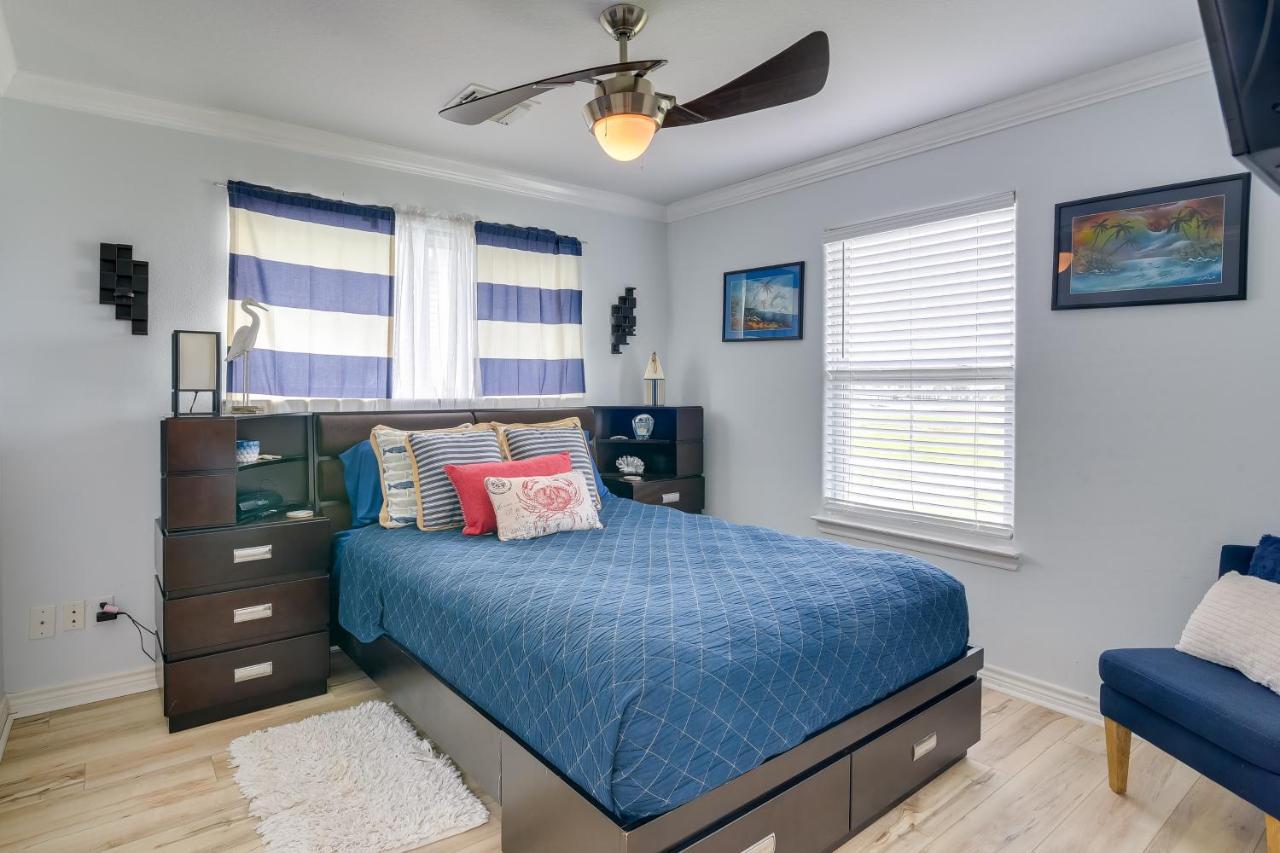 Galveston Escape With Entertainment Patio And Deck! Villa ภายนอก รูปภาพ